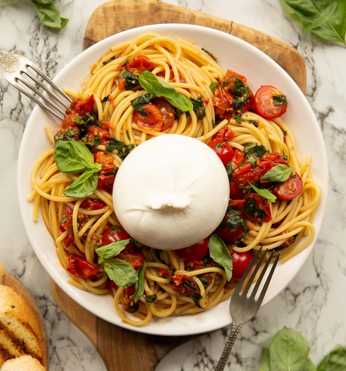 Caprese Burrata Pasta with Roasted Tomatoes